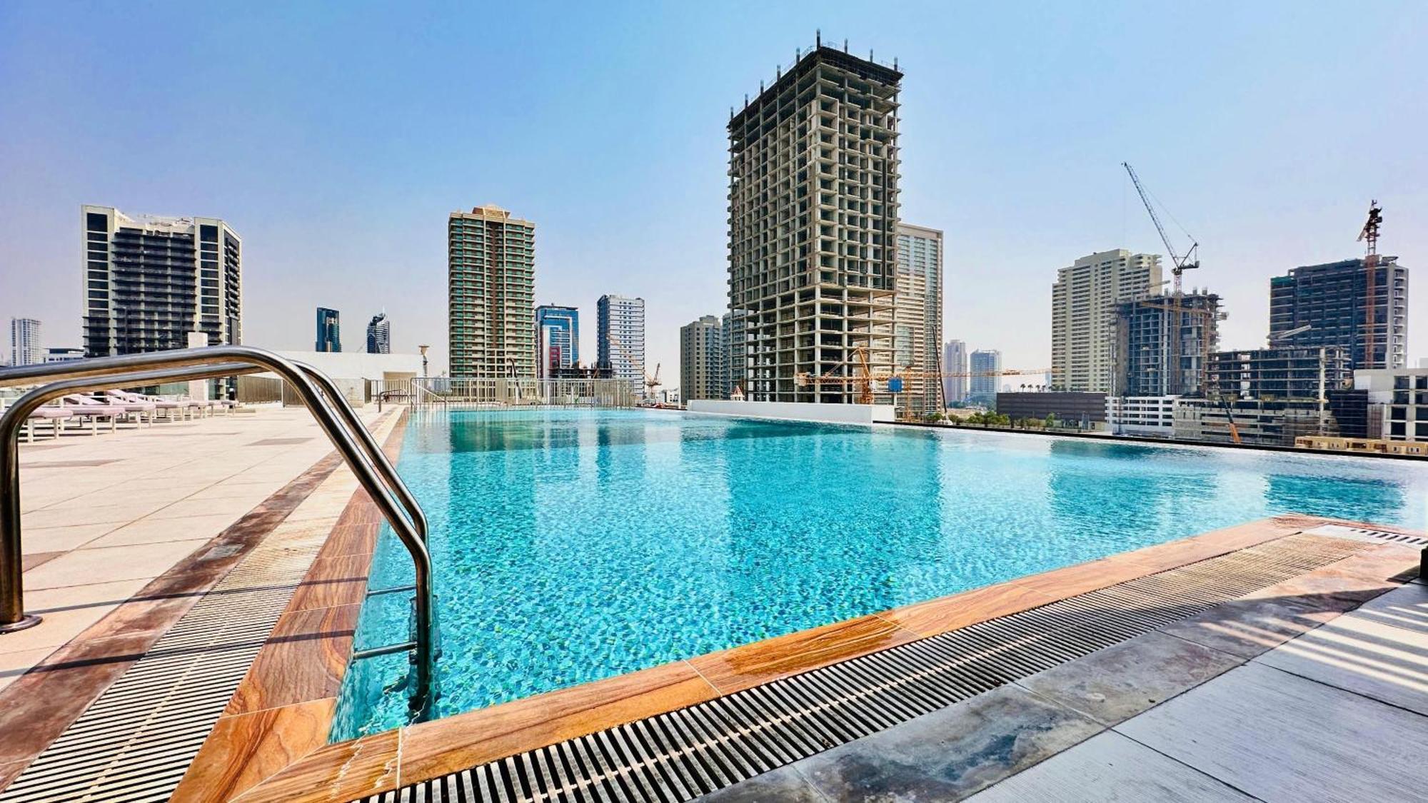 Oyo 1364 Fully Furnished Jvc Apartment *