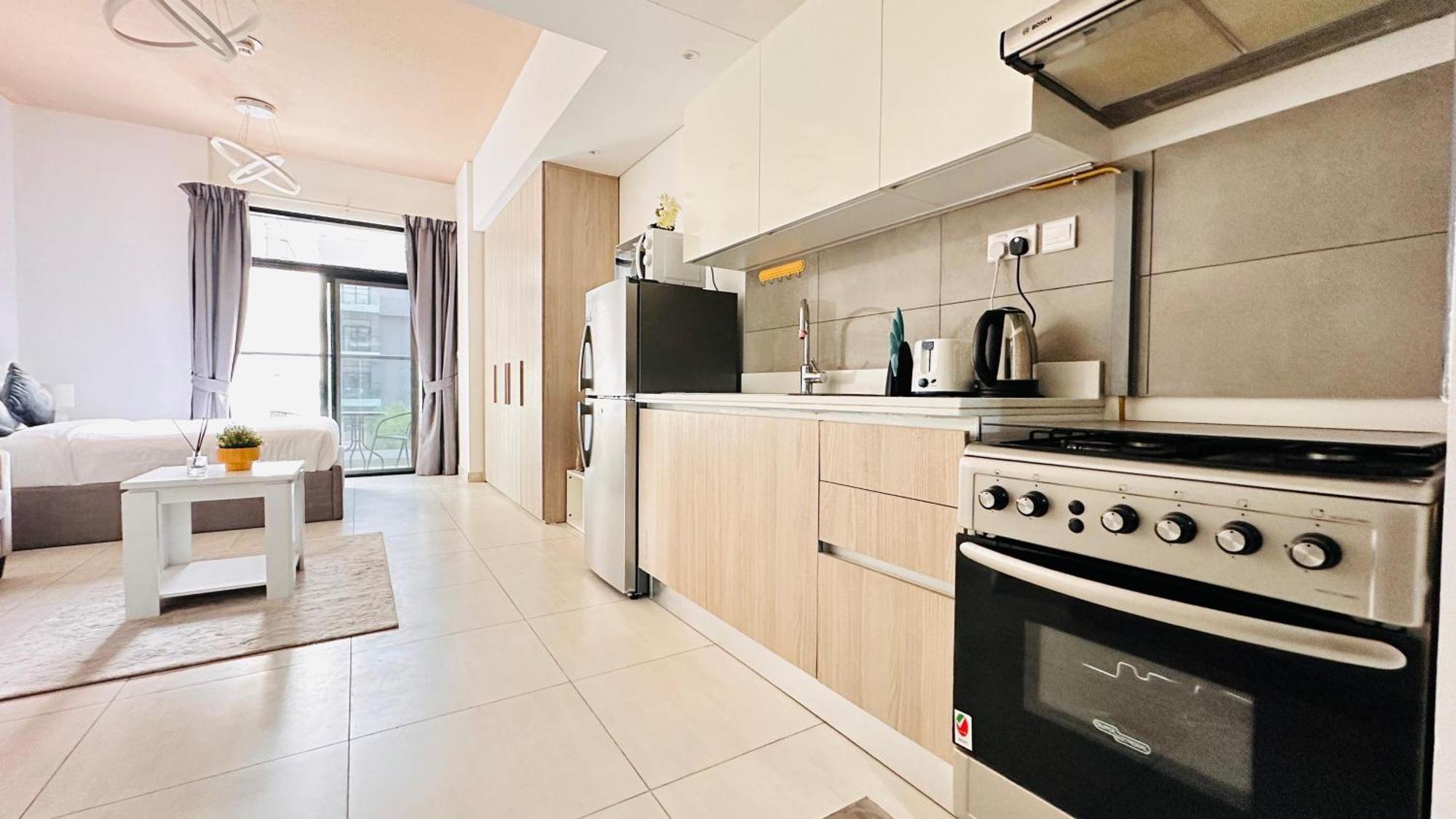 Oyo 1364 Fully Furnished Jvc * Dubai